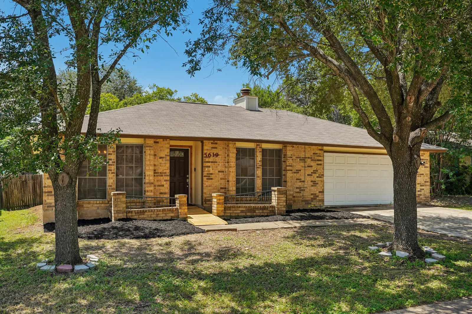 5619 Wood Walk, front of the home