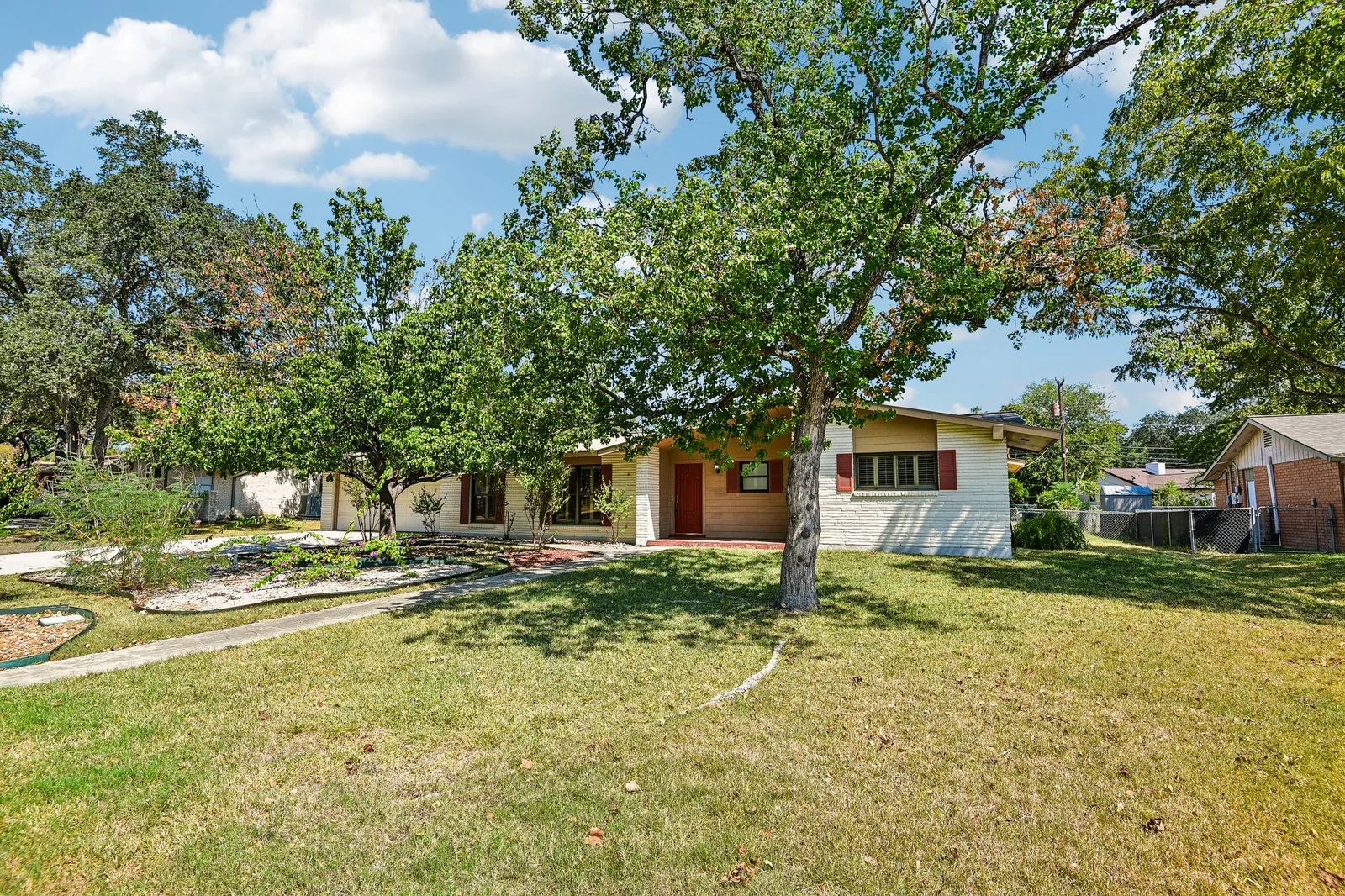 8714 Midcrown Dr, front of the home